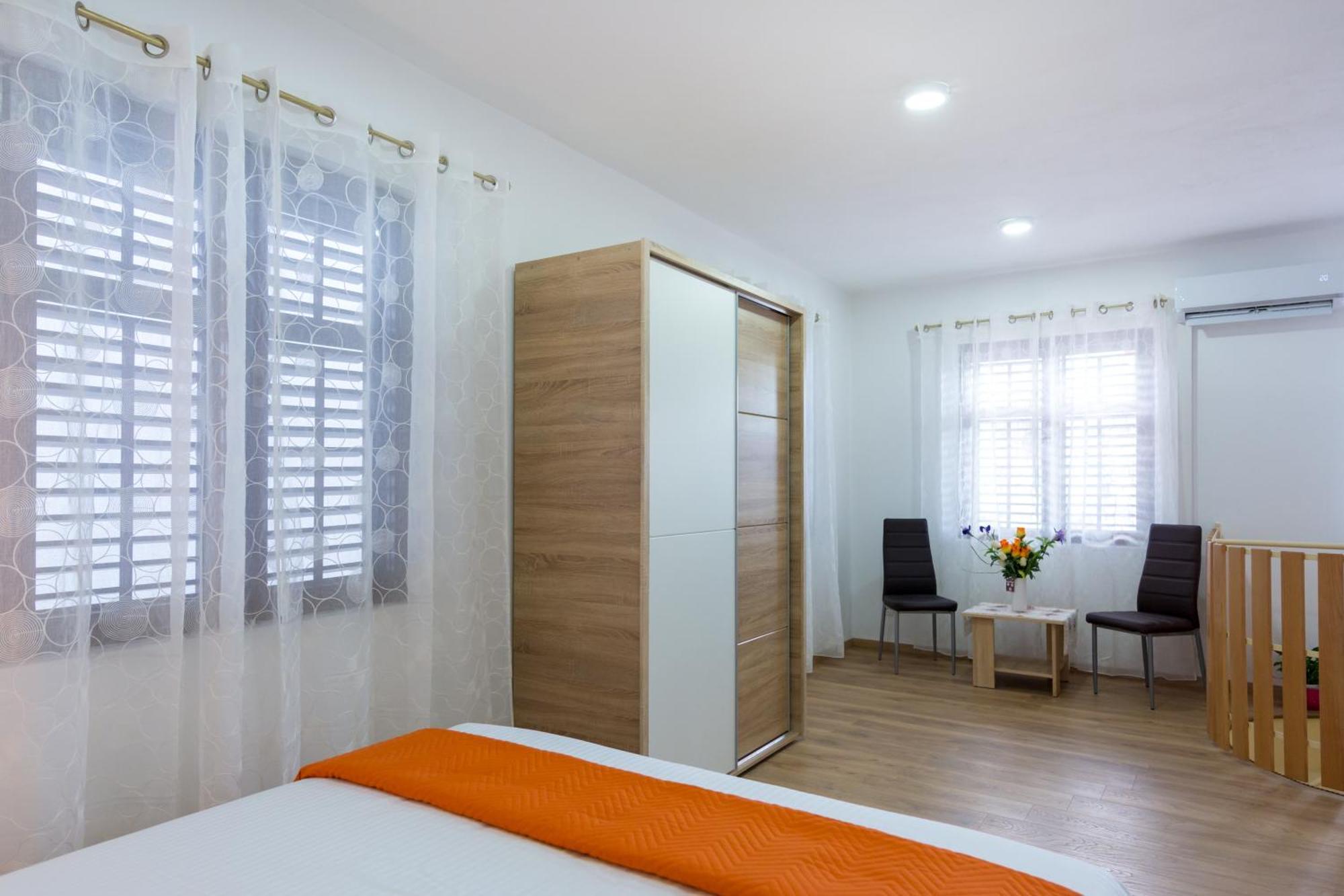 Apartments By The Sea Kastel Stari, Kastela - 15894 Номер фото